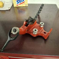 New RIGID PIPE Vise $80 obo