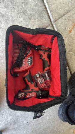 Milwaukee drill and screwdriver set