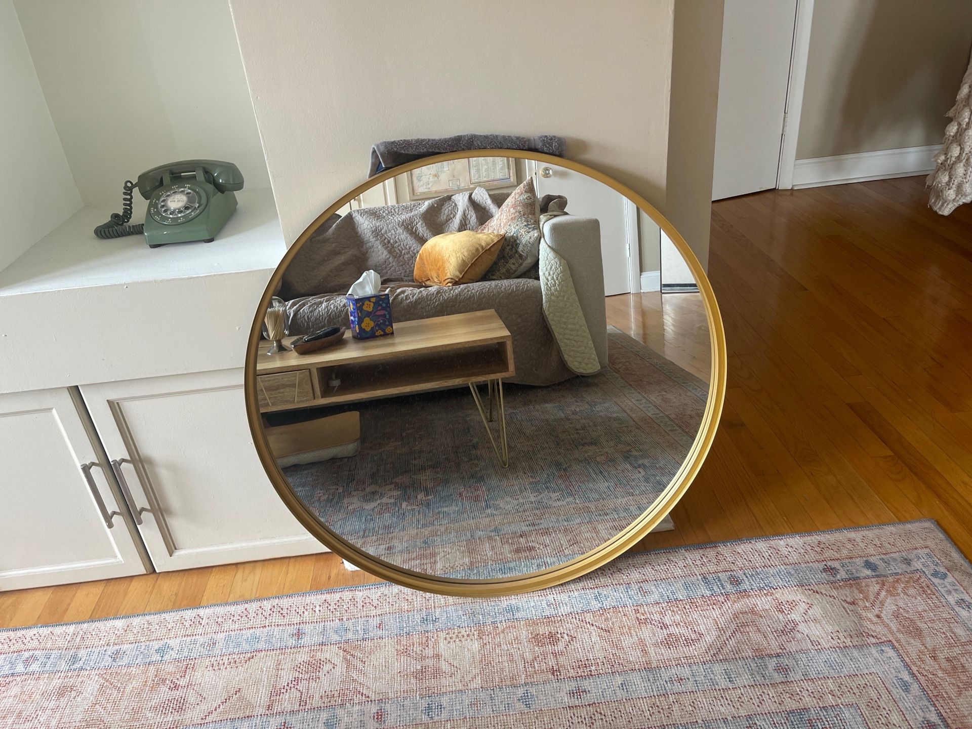 Round Mirror - Brass 34”
