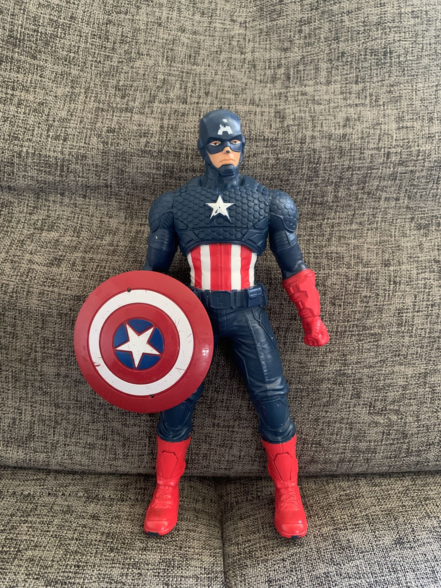 Marvel CAPTAIN AMERICA 9.5" Action Figure 2019