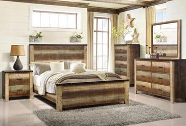Must Go!  Price reduced! Rustic Farmhouse King Bedroom Set - Dresser, 2 Nightstands, Bed Frame