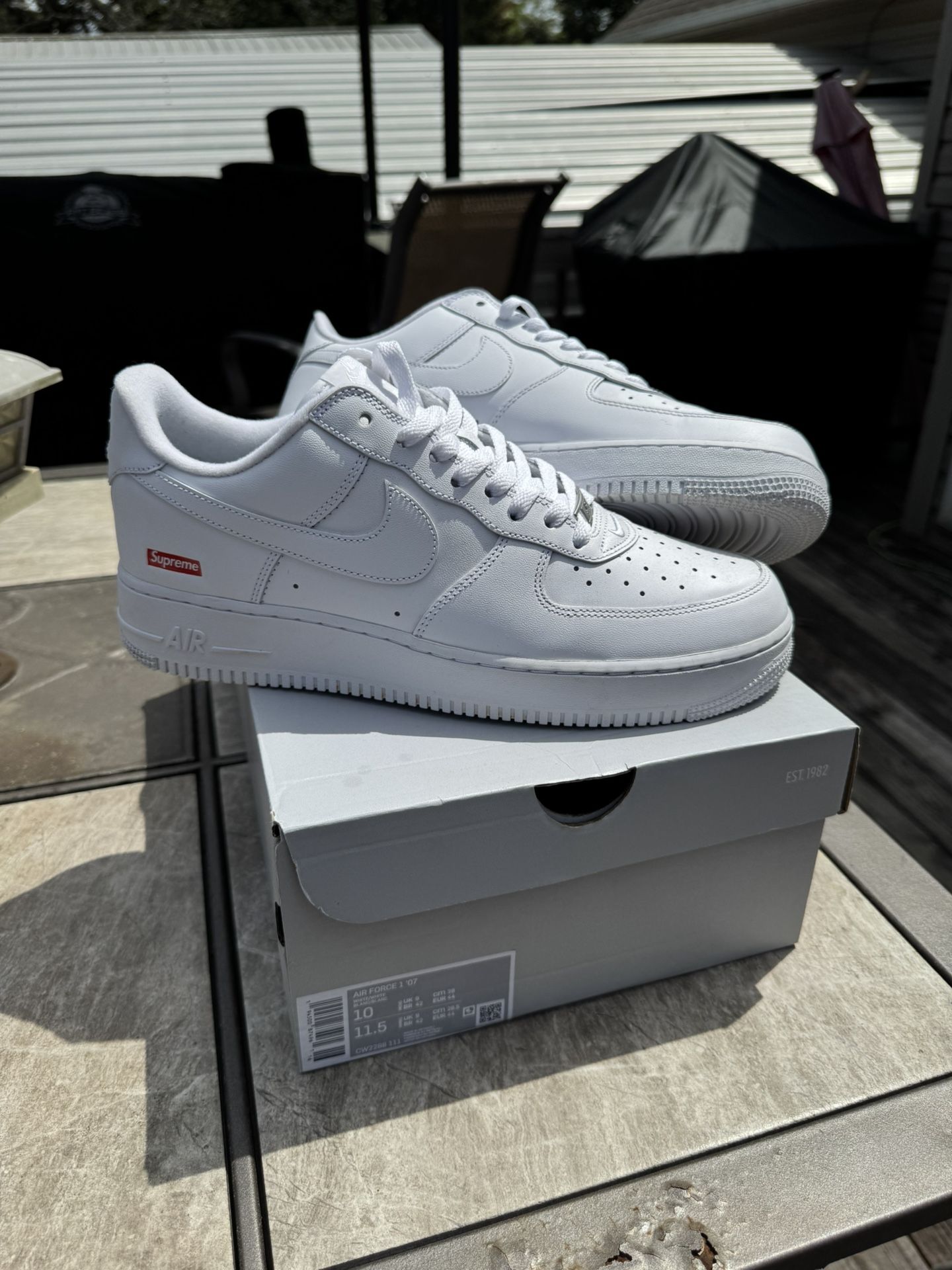 Size 10 Supreme x Air Force 1