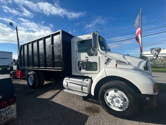 2004 Kenworth T-300
