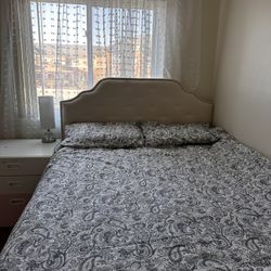 Queen Size Bed 