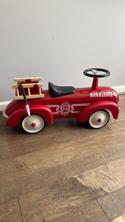 Hook & Ladder Retro Ride On Fire Truck