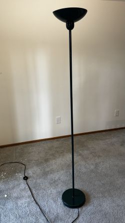 6' Floor Lamp <> 2 light bulbs <> 6 ft <> step-on/off button