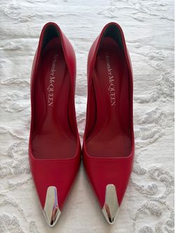 Alexander Mc queen size 6