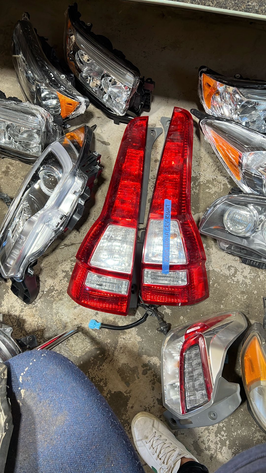 2010 Honda CRV Tail lights