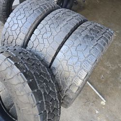 4 used tires 285 70r17 Toyo AT111 Open Country $230.00