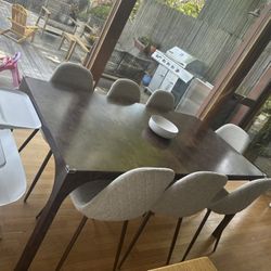 Dining Table With 8 Chairs Everything Like New 