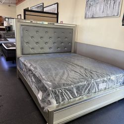 Queen Bed Room Set( Includes Queen Bed Frame, Dresser , Mirror, 1 Night Stand) On Sale