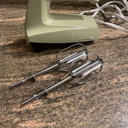 Sunbeam Mixmaster Avocado Green Handheld Mixer Beater Retro 70’s. Works great.