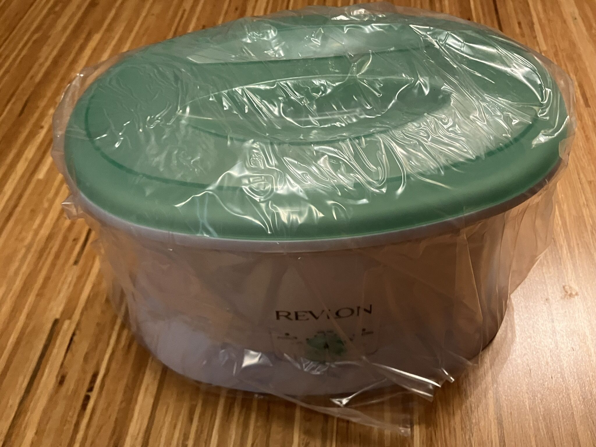 Revlon Spa MoistureStay Paraffin Wax Bath - Unused, Unwrapped Items