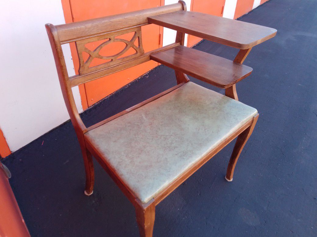 Antique Gossip Chair