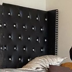 QUEEN SIZE BED FRAME