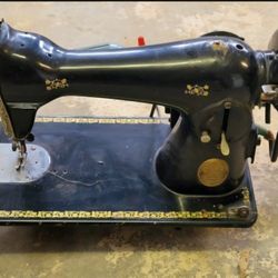 Vintage DeLuxe Sewing Machine