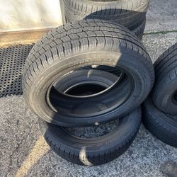 2 llantas 225/60/17 dela crossmax 95% de vida 