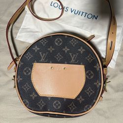 LV CROSSBODY BAG
