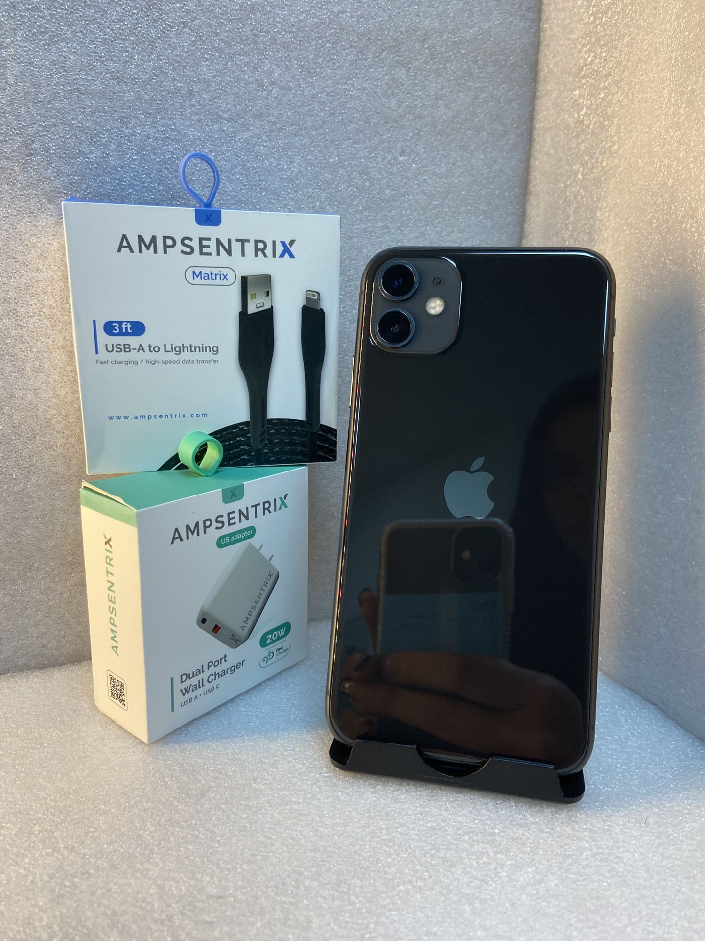 iPhone 11 64GB Unlocked - Potranco Location