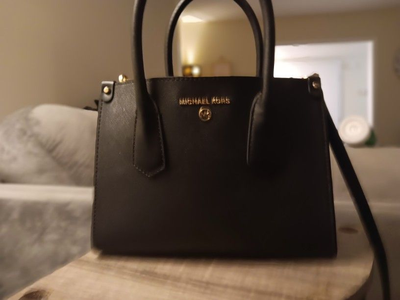 Michael Kors Small Handbag W/ Crossbody Option