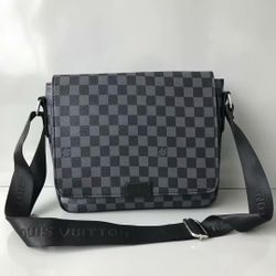 Louis Vuitton Messenger Bag