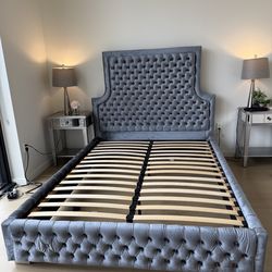 Queen Size Charcoal Tufted Bed  – Excellent Condition – Clean, Modern & Ready for Pickup