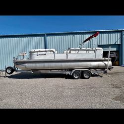 2008 Sun Tracker Party Barge-Signature Series