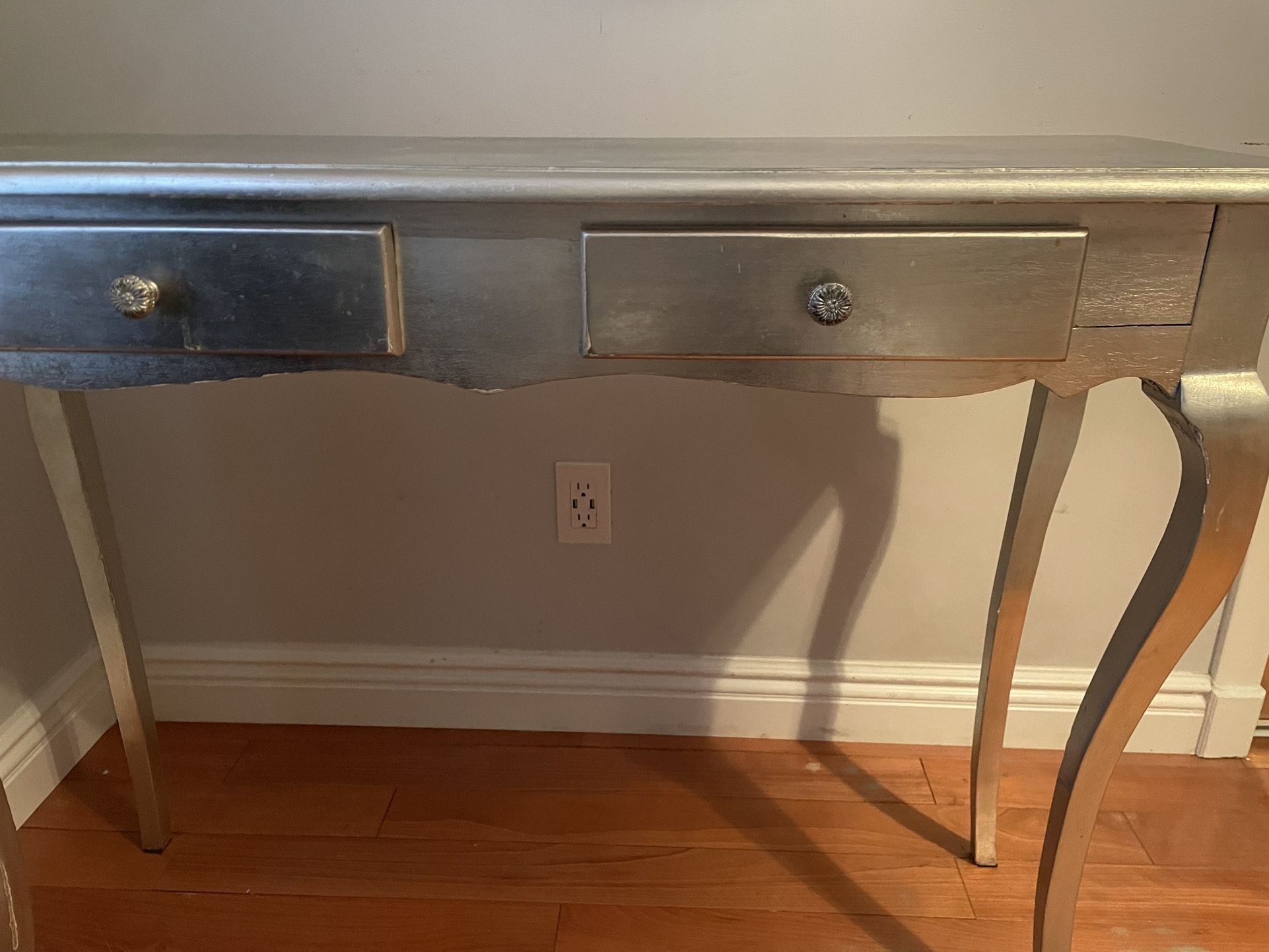 Small Drawer Desk