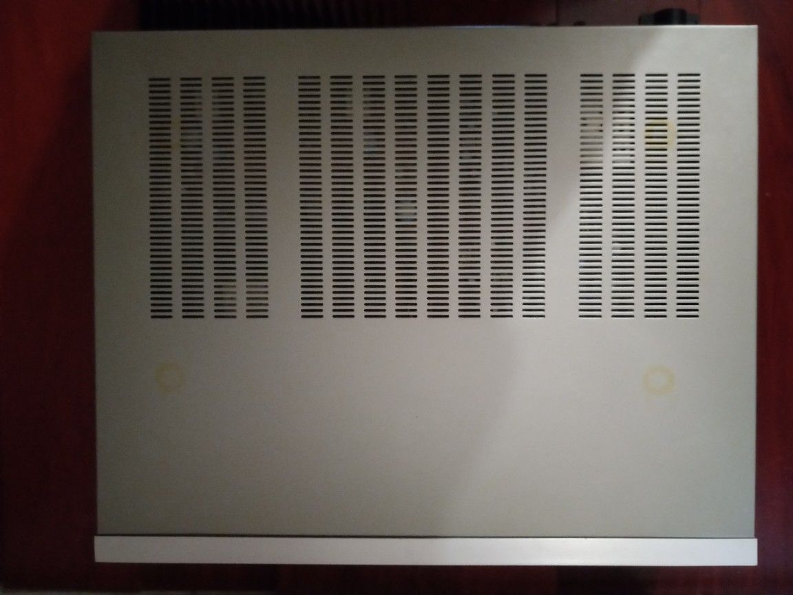 1981 Fisher RS-270 Studio Standard AM/FM Stereo Quartz Locked Digital Synthesizer Receiver