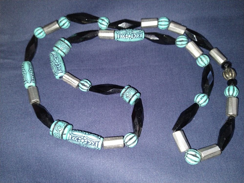Turquoise And Onyx Necklace 