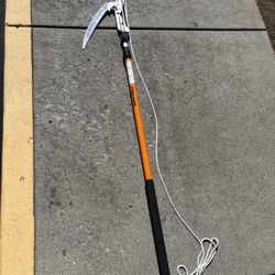 FISKARS - 16 Foot Extendable Pole Saw Pruner - Carbon Fiber