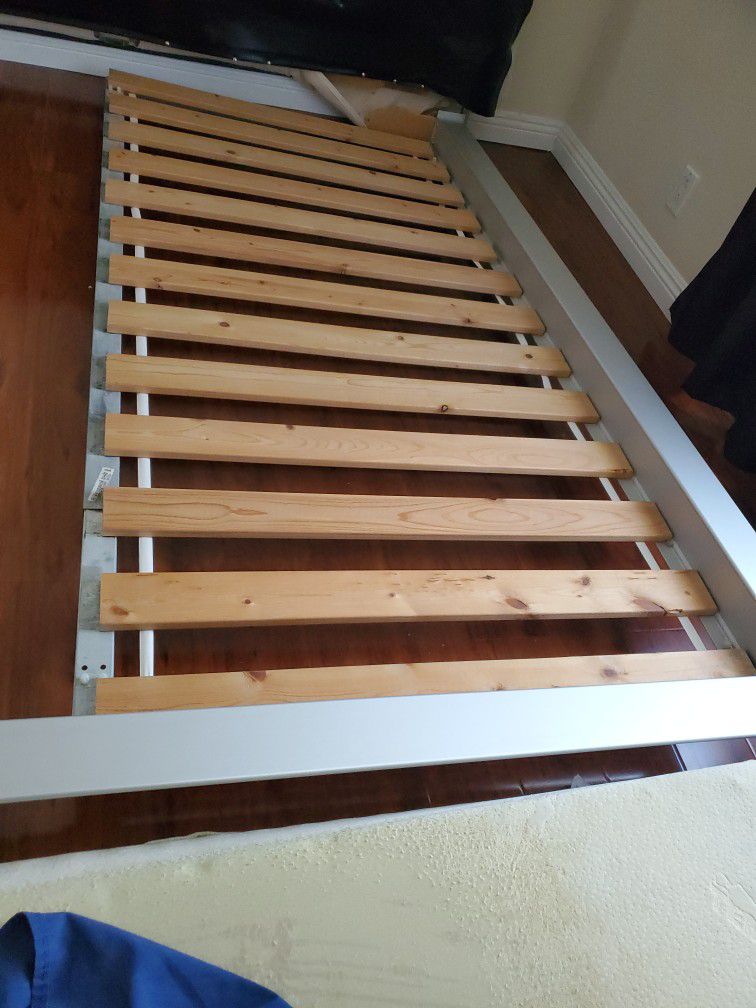 Supporting Bed Wood Frame