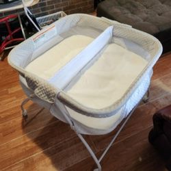 Double Bassinet 