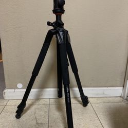 Vanguard Alta Pro 263AT Tripod