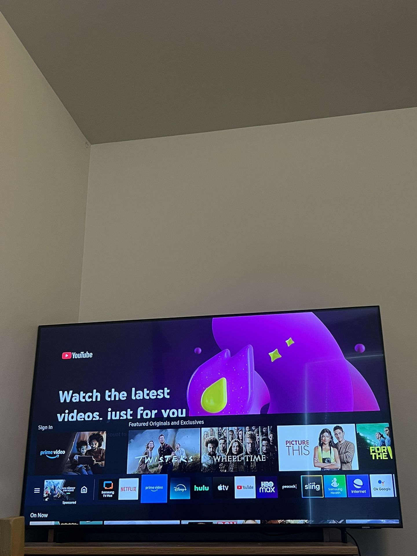 Samsung 55” 4K Smart TV - Model UN55AU8000F
