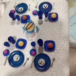 BLUE BARBIE DISHES 