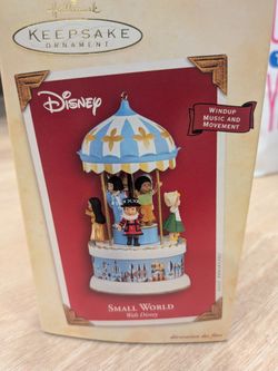 2004 Hallmark Disney It’s a Small World Wind-Up Music & Movement Ornament Box