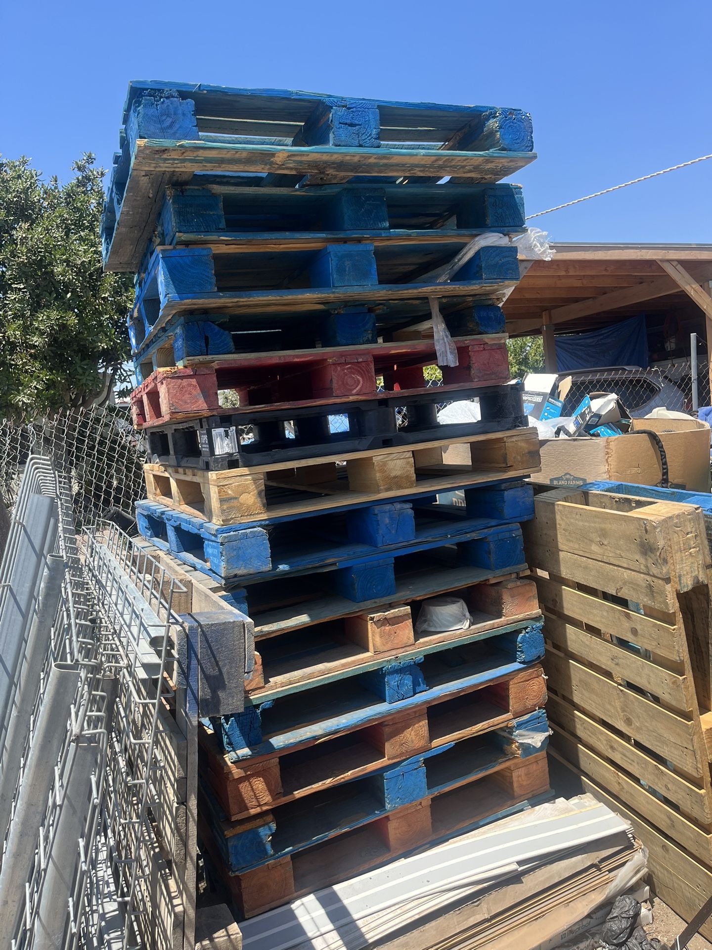 Pallets - 25 total (FREE)
