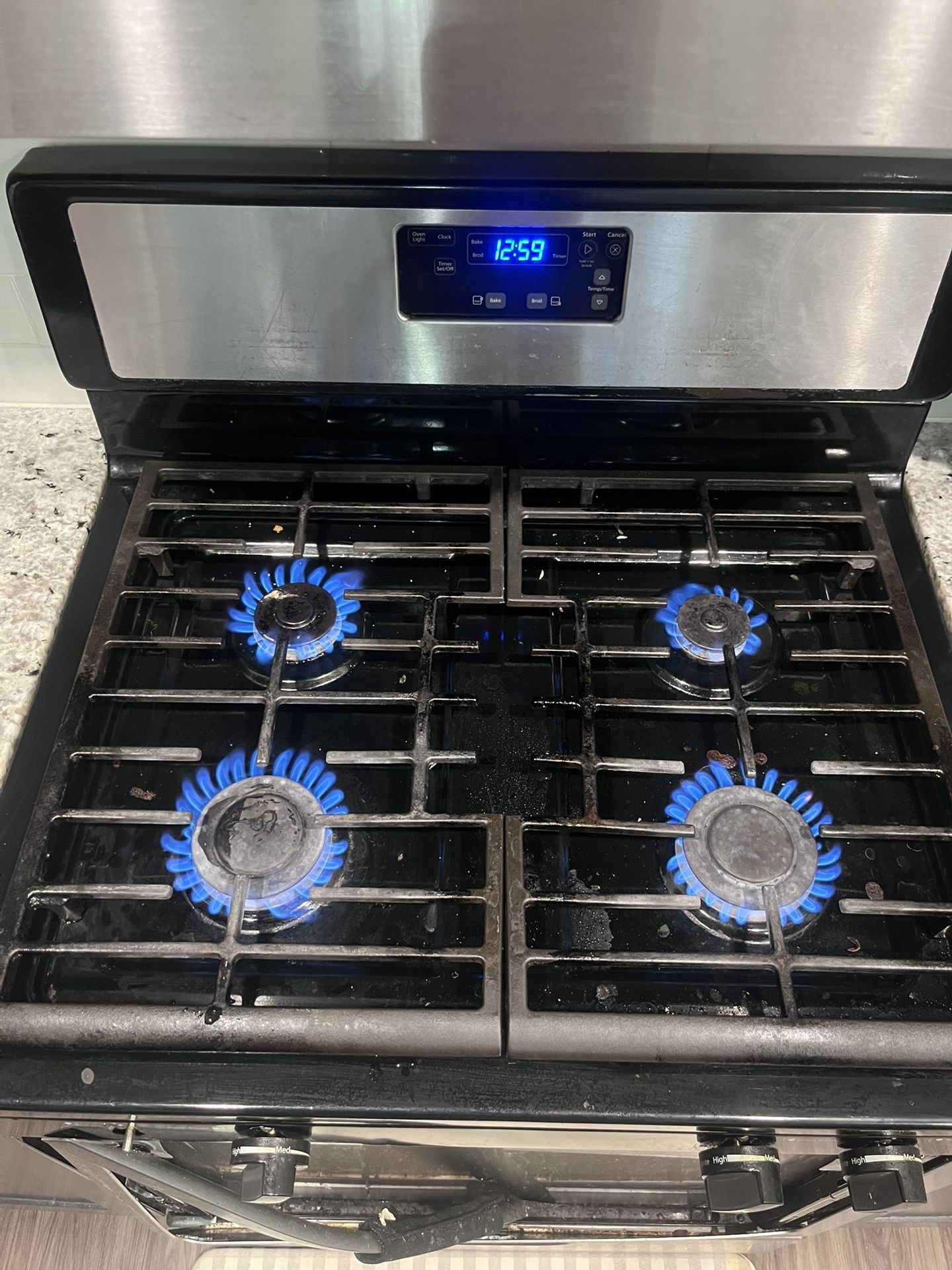 GAS STOVE 4 Burners 