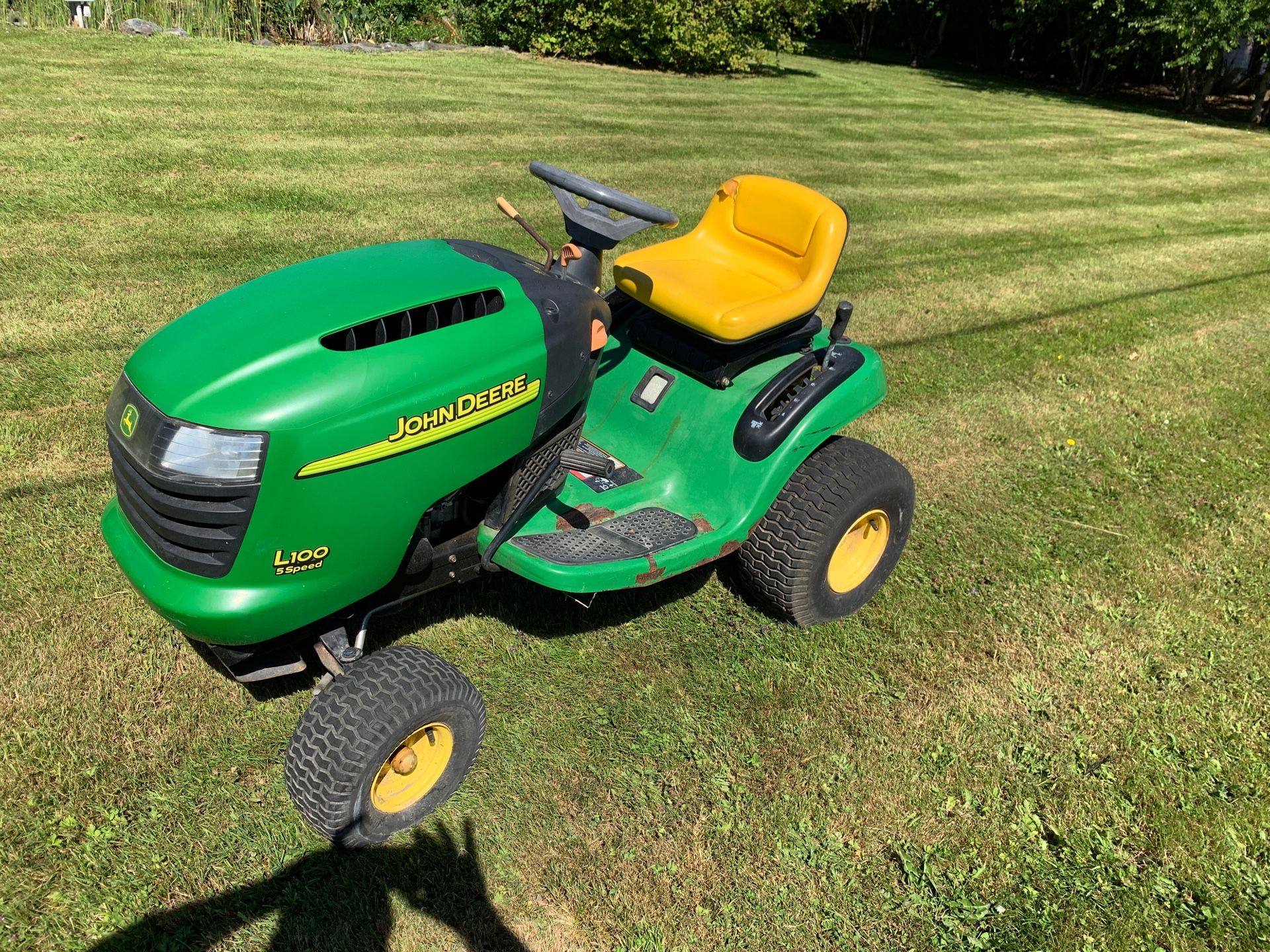 John deer L100