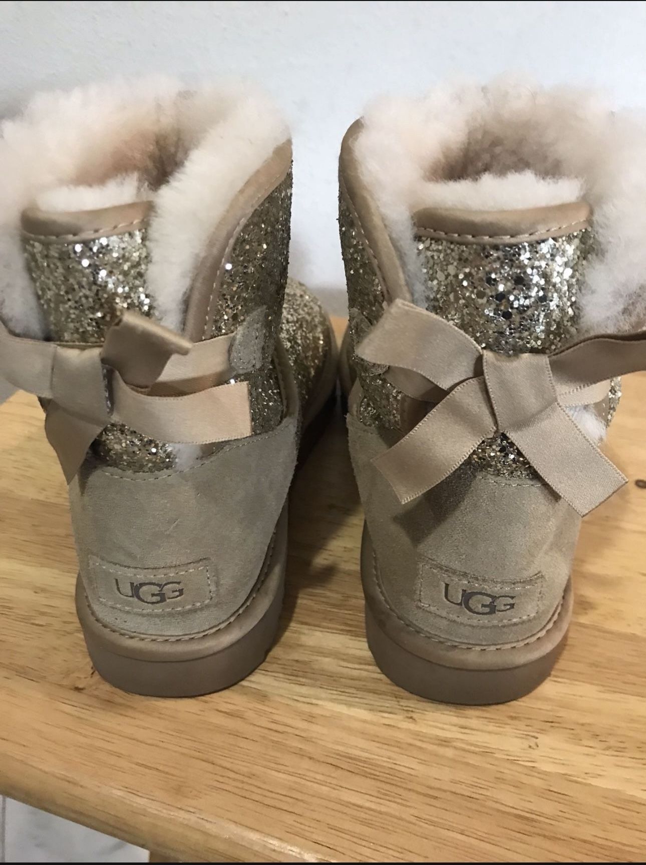 UGG BOOTS SIZE 7