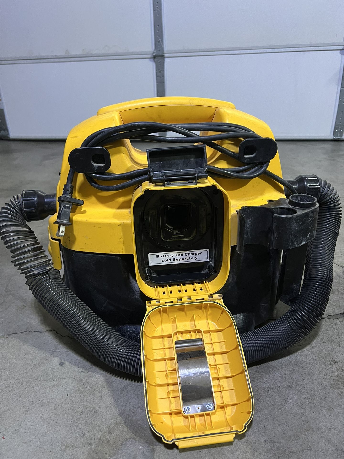 Dewalt Wet And Dry Vacuum Cord And CordLess 18v