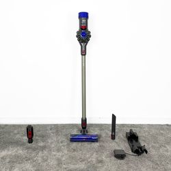 Dyson V8 Animal Handheld Stick Cordless Vacuum Cleaner w/ attachments 