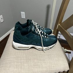 Men’s Nike Air Max Size 9.5