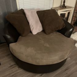 Oversized Swivel Accent Chair, Dark Brown Signature Design By Ashley Alesbury Restro