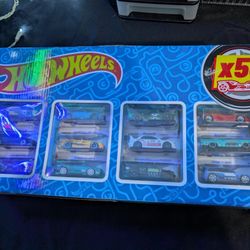 Hot Wheels 43 Hot Wheels. 