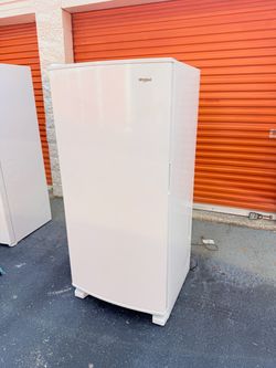 Whirlpool 15.7-cu ft Frost-free Upright Freezer (White )