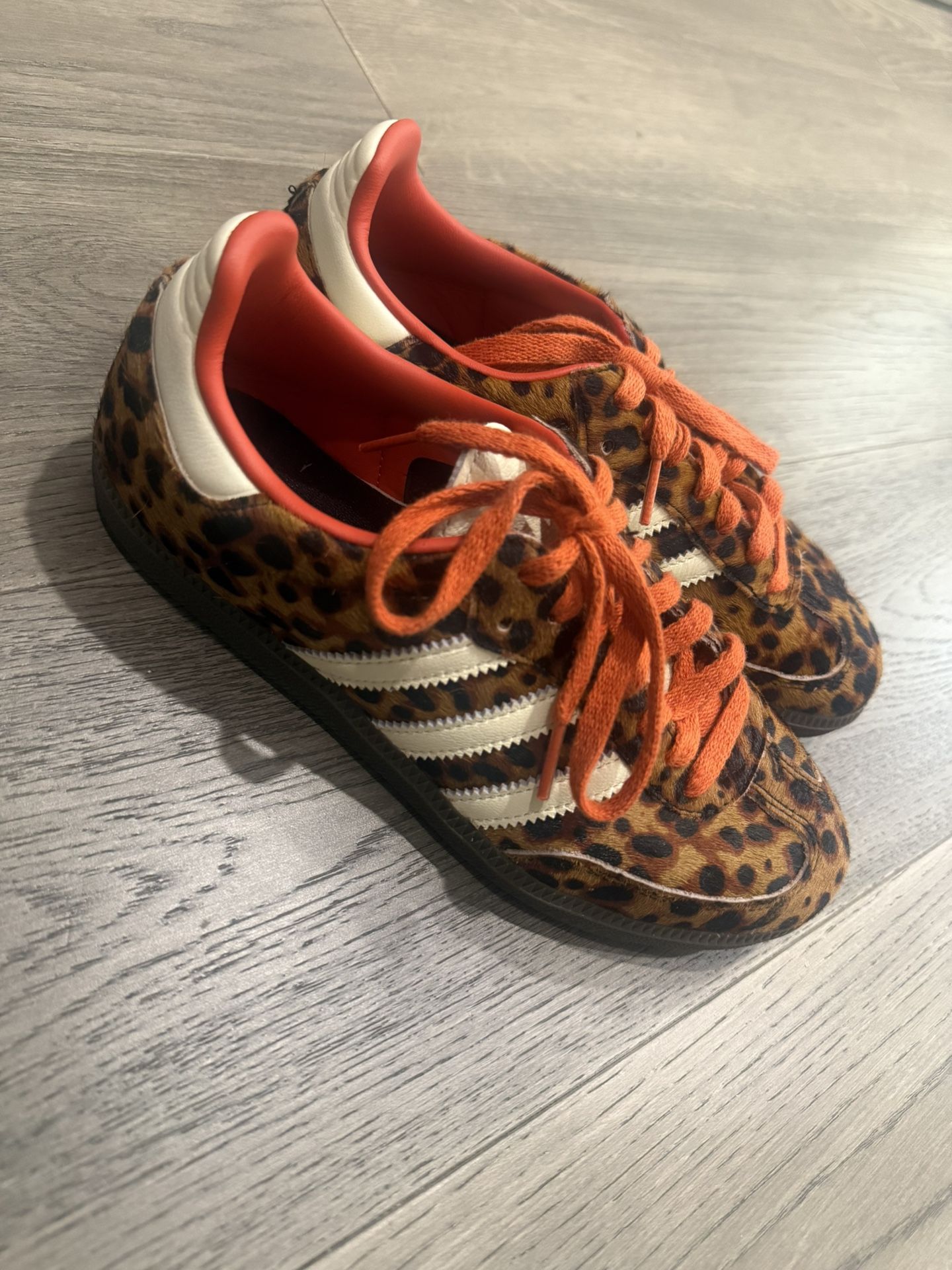 🐆 Adidas Originals Leopard Print Sneakers – Women’s 7 US – Excellent Condition!