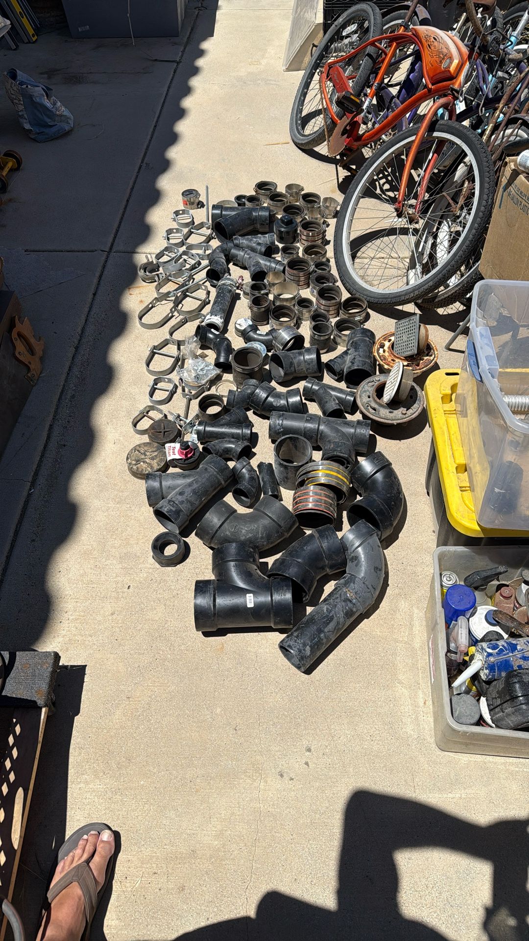 ABS Plumbing Fittings Clamps And Hangers