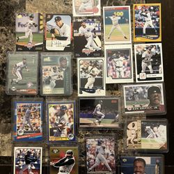 Lot Of 20  Baseball Cards (Jeter,Griffey,Bonds,Trout)